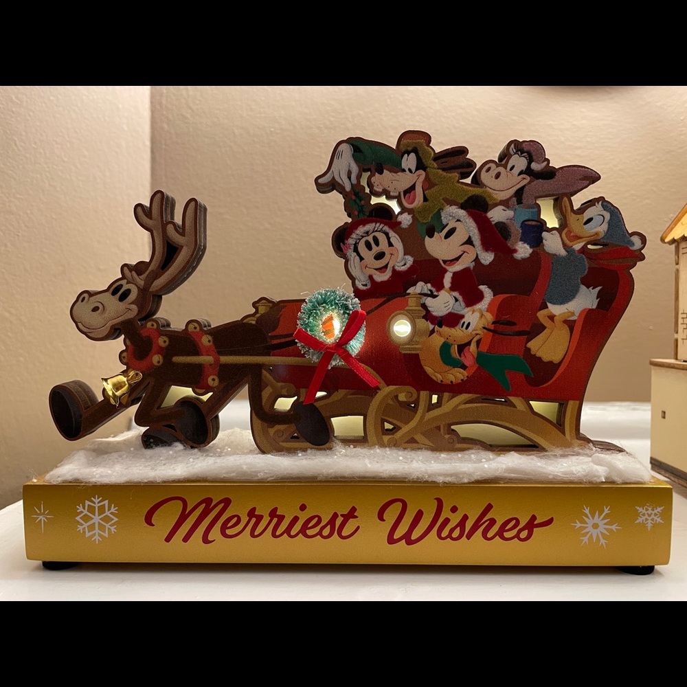 Disney Parks Santa Mickey Mouse and Friends ''Merriest Wishes'' Wood Figure